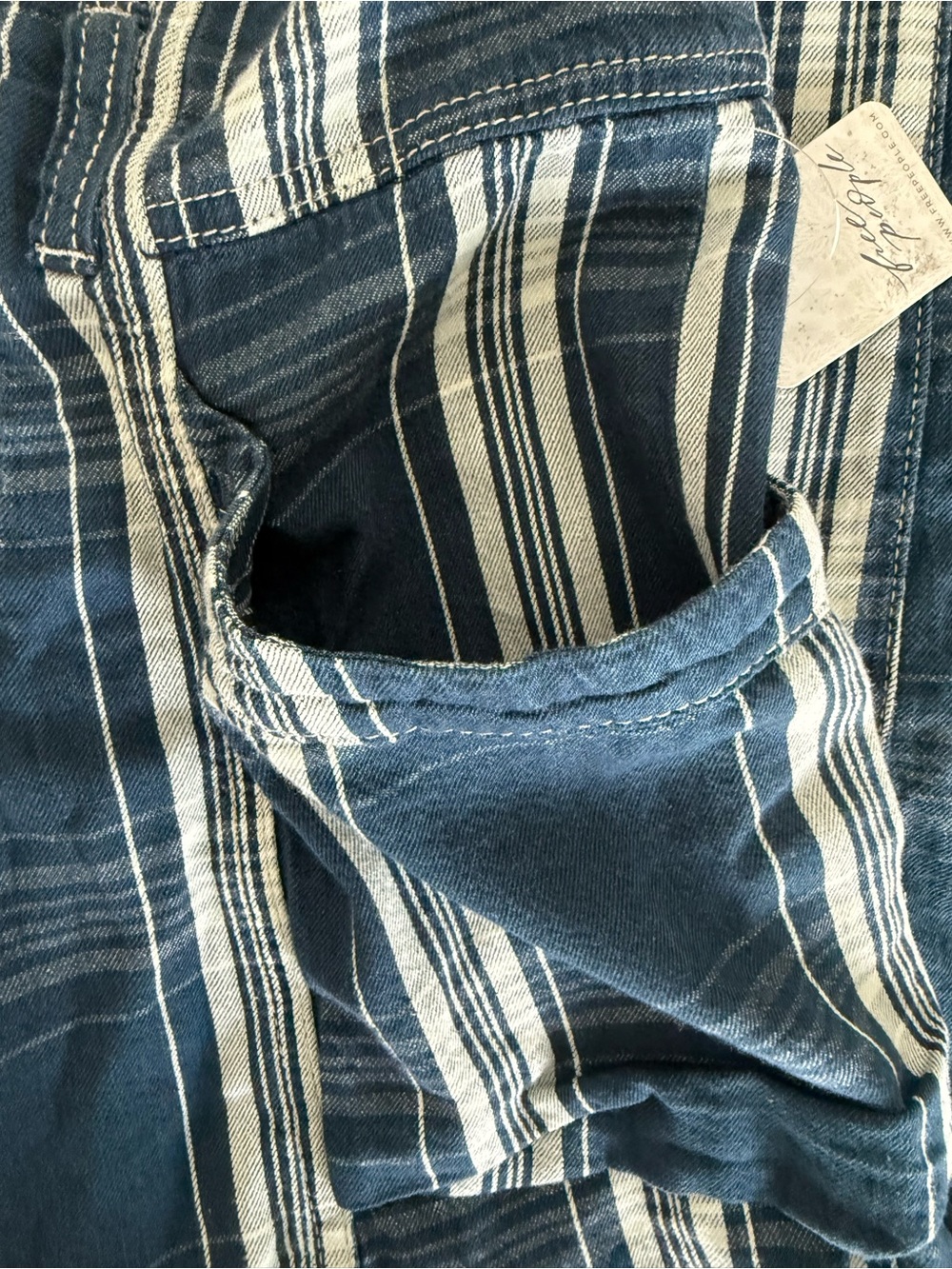 NWT Free People Rose Hall Low Slung Trousers size 26 Blue White - Picture 13 of 14